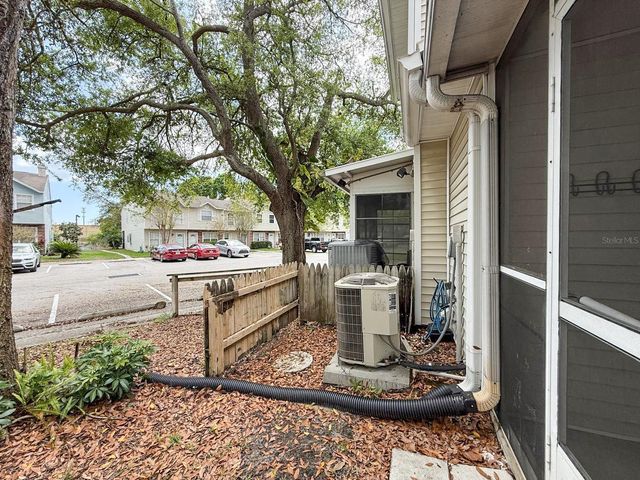 7522 HOLLOWELL DRIVE, Tampa, FL 33615