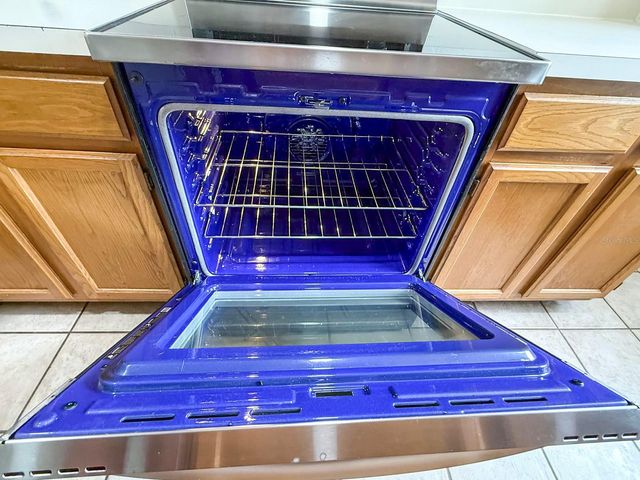 7522 HOLLOWELL DRIVE, Tampa, FL 33615