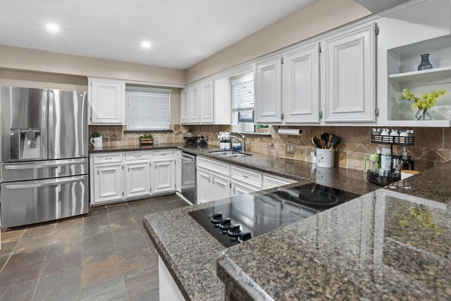 4505 Country Club View, Baytown, TX 77521