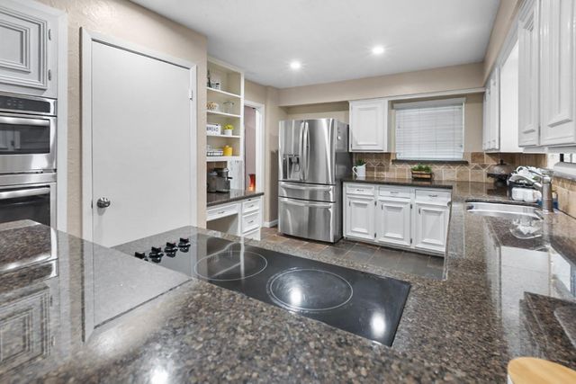 4505 Country Club View, Baytown, TX 77521