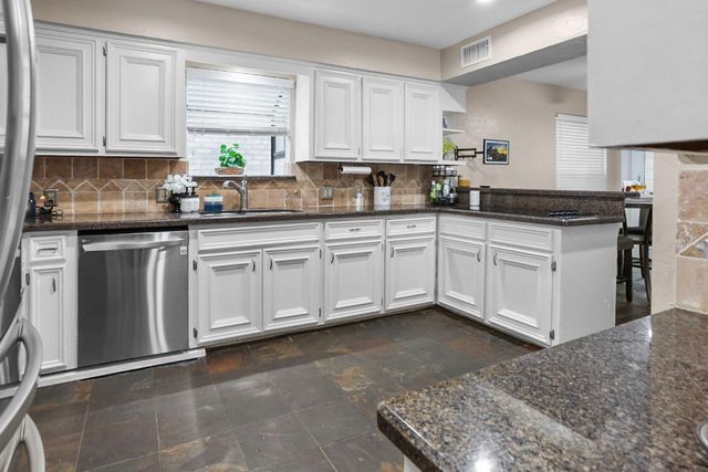 4505 Country Club View, Baytown, TX 77521