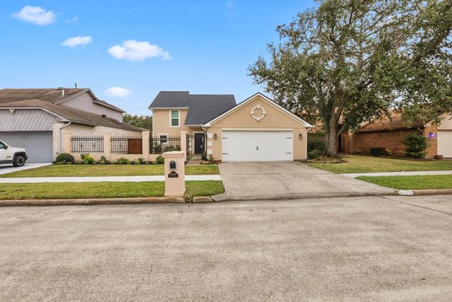 4505 Country Club View, Baytown, TX 77521