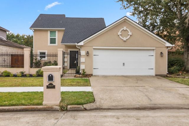 4505 Country Club View, Baytown, TX 77521