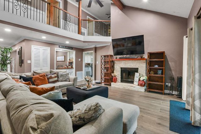 4505 Country Club View, Baytown, TX 77521