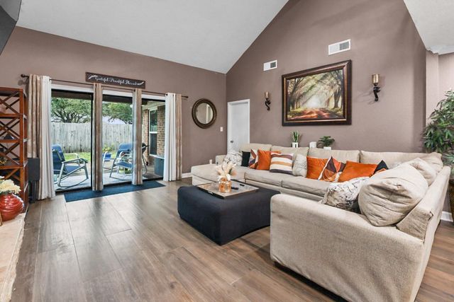 4505 Country Club View, Baytown, TX 77521