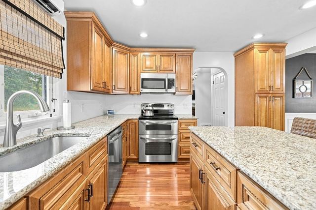 807 N Eastern Ave, Fall River, MA 02720
