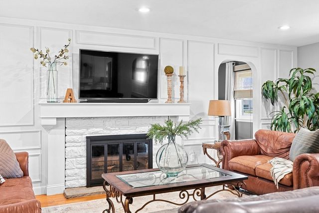 807 N Eastern Ave, Fall River, MA 02720