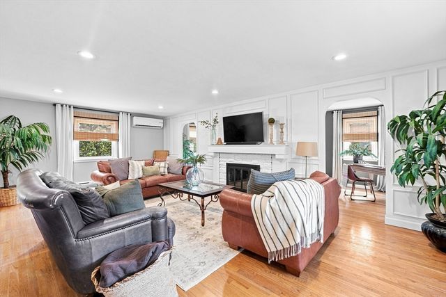 807 N Eastern Ave, Fall River, MA 02720