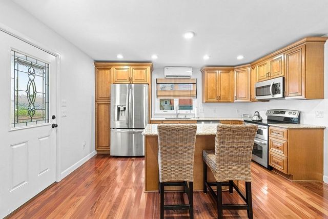 807 N Eastern Ave, Fall River, MA 02720