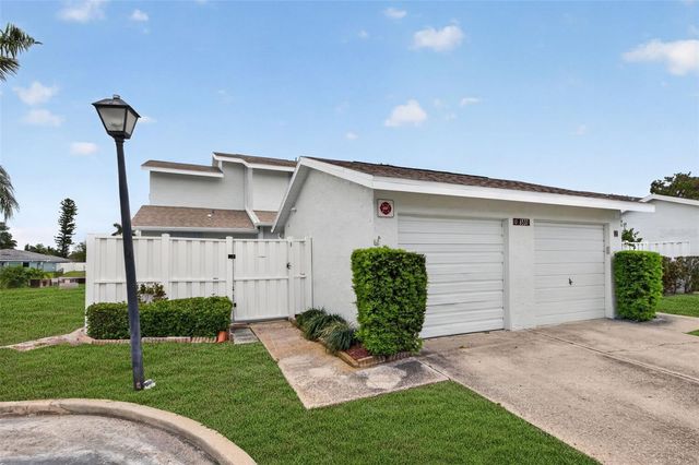 6537 CAPE HATTERAS WAY NE 1, St Petersburg, FL 33702