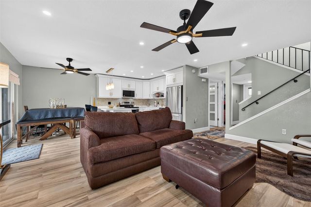 6537 CAPE HATTERAS WAY NE 1, St Petersburg, FL 33702