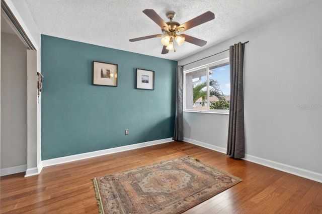 6537 CAPE HATTERAS WAY NE 1, St Petersburg, FL 33702