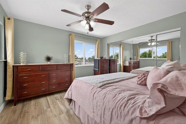 6537 CAPE HATTERAS WAY NE 1, St Petersburg, FL 33702