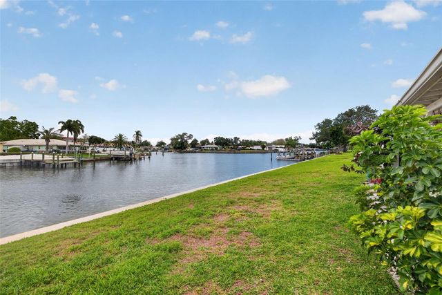 6537 CAPE HATTERAS WAY NE 1, St Petersburg, FL 33702