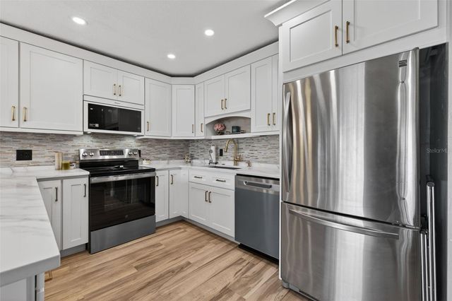 6537 CAPE HATTERAS WAY NE 1, St Petersburg, FL 33702