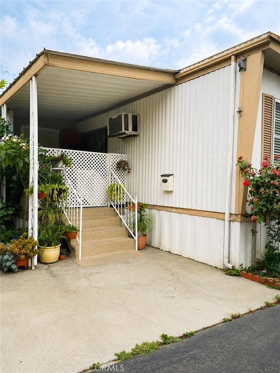 9051 Laurel Canyon Spc 30 30, Sun Valley, CA 91352 — exterior