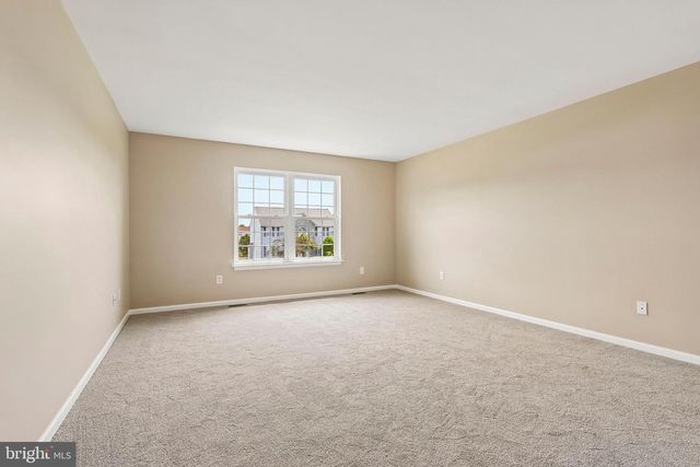 338 WHEATSHEAF DR, New Castle, DE 19720