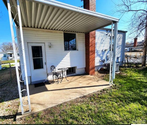 405 Tower Grove Place, St Charles, MO 63301