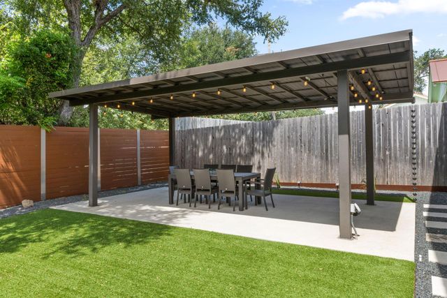 2209 Townes LN, Austin, TX 78703
