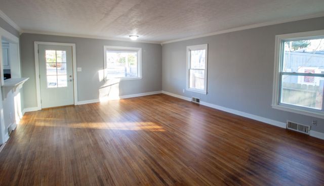 1440 E Locust Street, Springfield, MO 65803