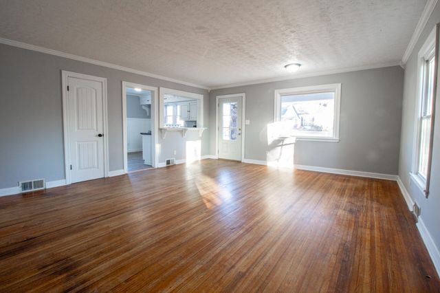 1440 E Locust Street, Springfield, MO 65803