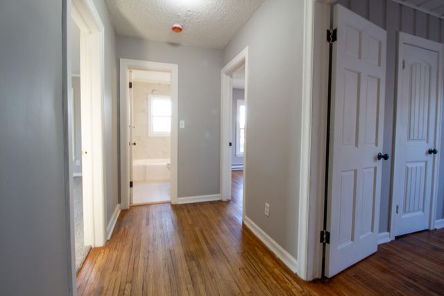 1440 E Locust Street, Springfield, MO 65803