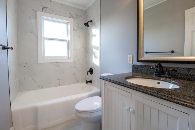 1440 E Locust Street, Springfield, MO 65803