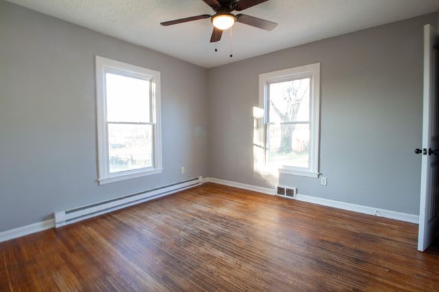 1440 E Locust Street, Springfield, MO 65803