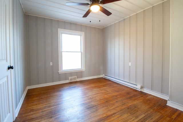 1440 E Locust Street, Springfield, MO 65803