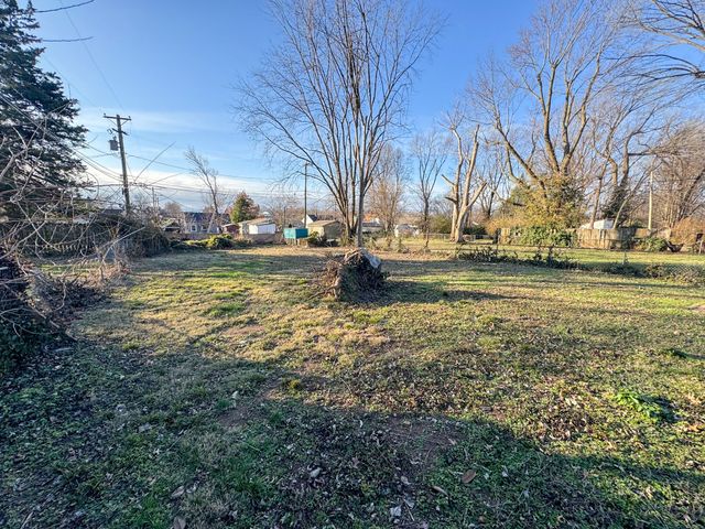 1440 E Locust Street, Springfield, MO 65803