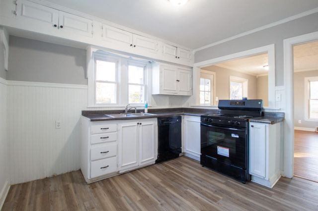 1440 E Locust Street, Springfield, MO 65803