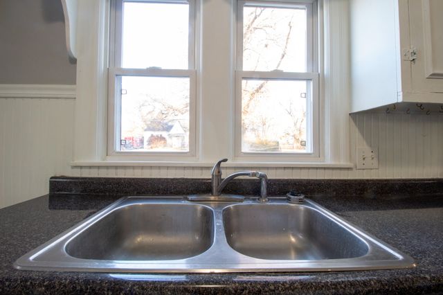 1440 E Locust Street, Springfield, MO 65803