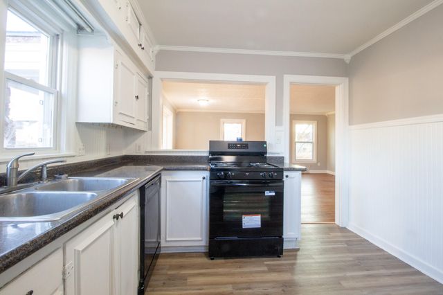 1440 E Locust Street, Springfield, MO 65803