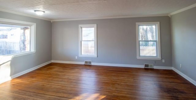 1440 E Locust Street, Springfield, MO 65803