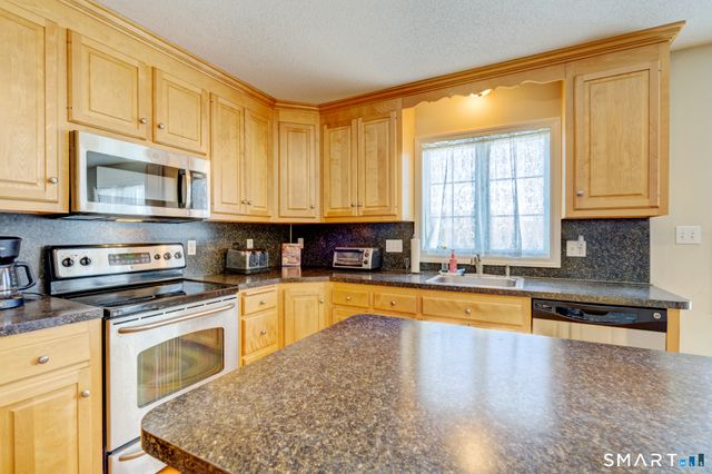 672 Laurel Grove Road, Middletown, CT 06457