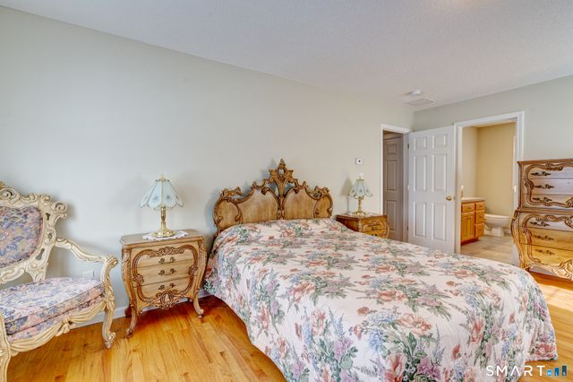 672 Laurel Grove Road, Middletown, CT 06457