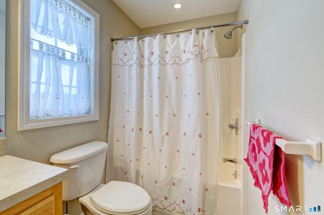 672 Laurel Grove Road, Middletown, CT 06457