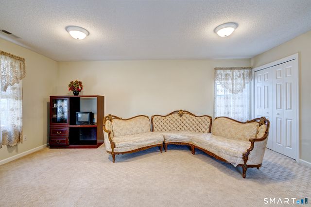 672 Laurel Grove Road, Middletown, CT 06457