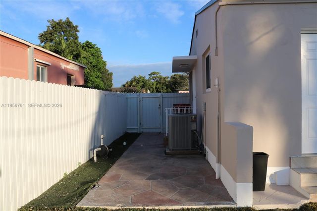 1206 Rutland St, Opa-locka, FL 33054