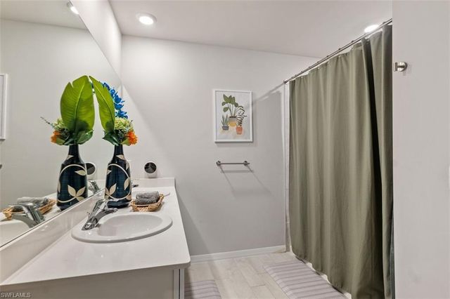 439 Juanita CT, Cape Coral, FL 33909