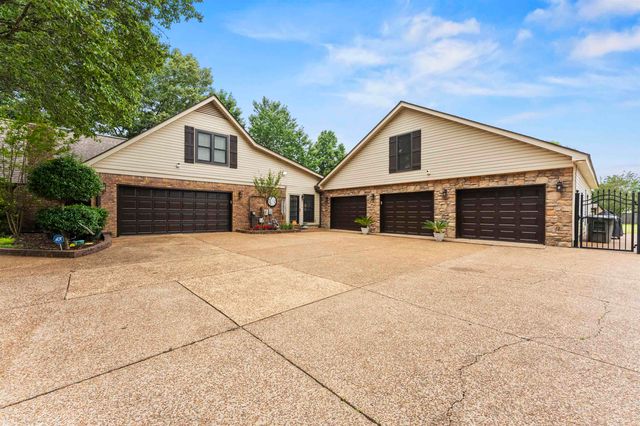 3215 ALFRED DR, Bartlett, TN 38133