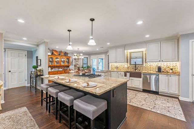 3215 ALFRED DR, Bartlett, TN 38133