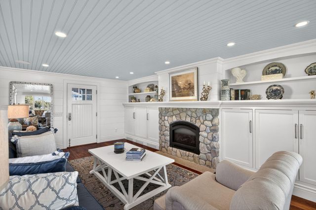 2 Jefferson Road, Bourne, MA 02532