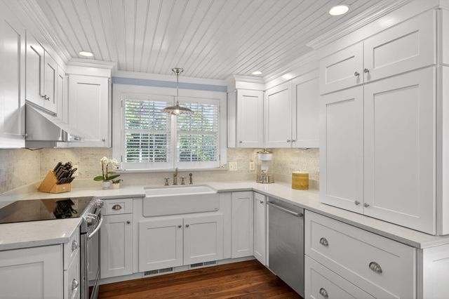 2 Jefferson Road, Bourne, MA 02532