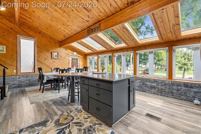 7337 Driftwood Drive, Fenton, MI 48430