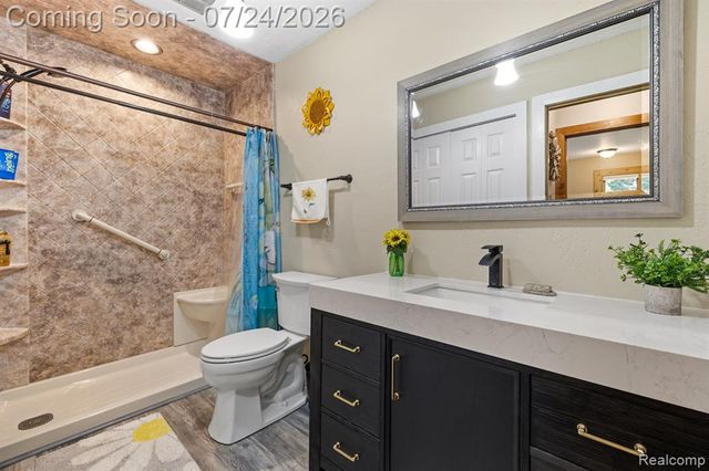 7337 Driftwood Drive, Fenton, MI 48430