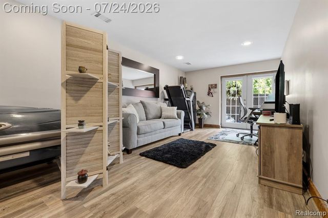 7337 Driftwood Drive, Fenton, MI 48430