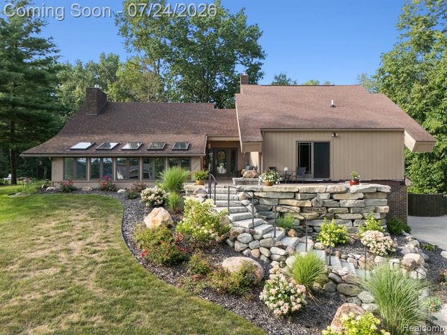 7337 Driftwood Drive, Fenton, MI 48430