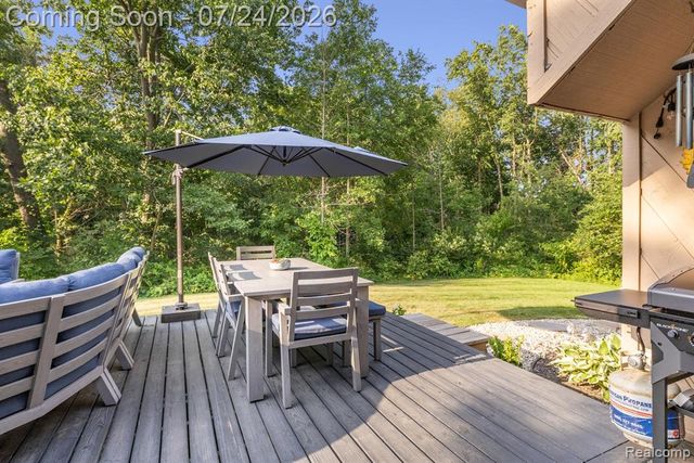 7337 Driftwood Drive, Fenton, MI 48430