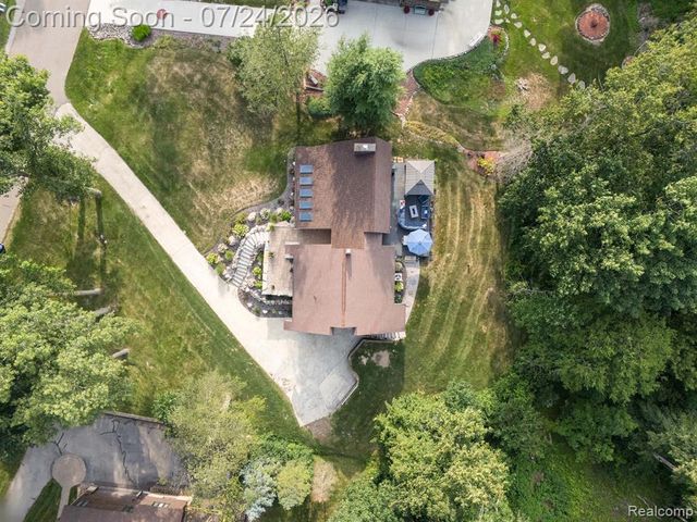 7337 Driftwood Drive, Fenton, MI 48430